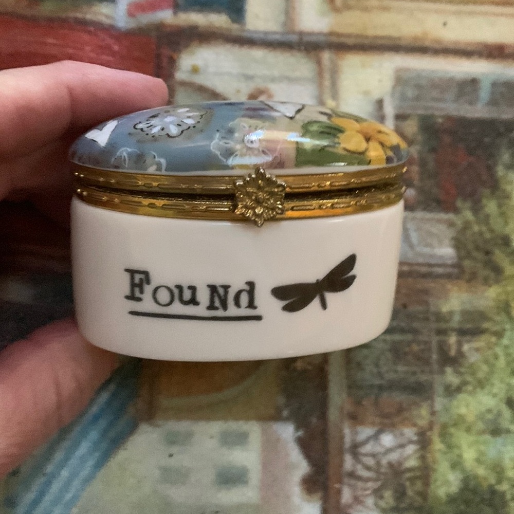Found vintage. Demdaco hearts hinged Trinket Box